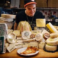 Pizza yang Dibuat dengan 101 Jenis Keju Ini Berhasil Pecahkan Rekor