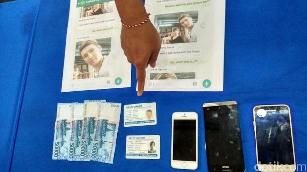 Barang bukti yang diamankan petugas Imigrasi.