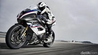 BMW HP4 Race diproduksi terbatas. Pabrikan asal Jerman itu hanya membuat 750 unit BMW HP4 Race.