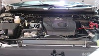 Mesin Pajero Sport. Mobil terbaru tersebut dibanderol Rp 549 juta.  Foto: Dina Rayanti