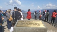 Foto: Tingkat yang bawah dicebut Queen Elizabeth Lookout. Karena Ratu Elizabeth pernah melihat pemandangan di sini pada 12 Februari 1954 (Fitraya/detikTravel)