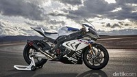 Motor ini pertama kali ditampilkan sebagai konsep di pameran motor EICMA di Milan dan diluncurkan versi produksinya di Shanghai, China.