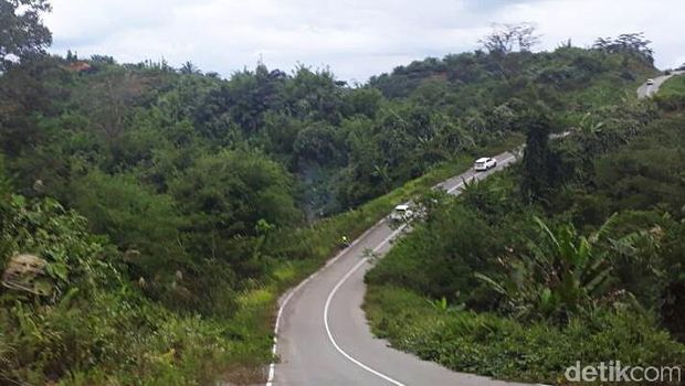 Jalan menuju perbatasan RI-Malaysia.