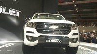 Colorado anyar hadir dengan dua pilihan yaitu Colorado High Country dengan mesin diesel 2.8 liter Duramax dengan transmisi otomatis 6 perform dengan mode manual. Pilihan kedua adalah Colorado LT dengan mesin diesel 2.5 liter Duramax empat silinder fixed Geometry turbo-diesel (FGT) dengan transmisi manual 6 percepatan. Foto: Khairul Imam Ghozali