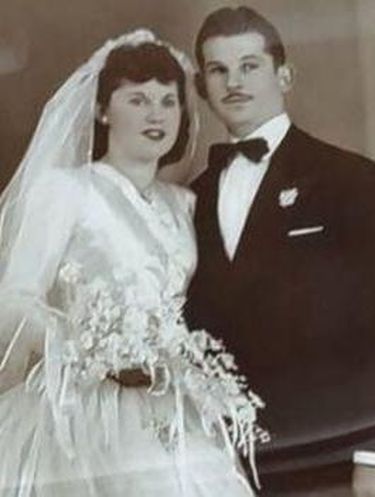 Pasangan Menikah 69 Tahun Meninggal  Bergandengan Tangan di Hari yang Sama