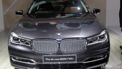 Mobil BMW Bisa Parkir Sendiri