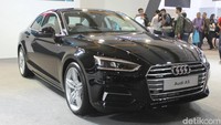 PT Garuda Mataram Motor (GMM) resmi meluncurkan mobil baru untuk pasar Indonesia di ajang Indonesia International Motor Show (IIMS) 2017. Kali ini, GMM meluncurkan All New Audi A5 Coupe.  Foto: Rangga Rahadiansyah