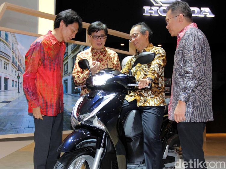 Skutik Premium Honda Bergaya Eropa