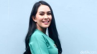 Lama tak terlihat, Kartika Putri tetap seksi ya! Foto: Noel/detikHOT