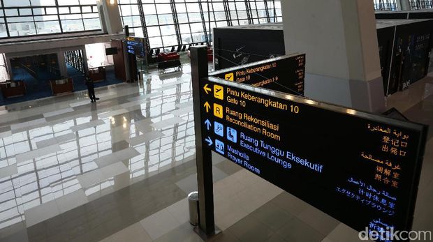 Tukang Pel Hingga Customer Service Bandara Soetta Digantikan Robot