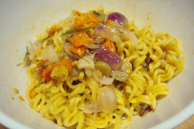 Sambal Matah, Sate Padang hingga Chicken Katsu Kini Jadi Topping Mie Instan