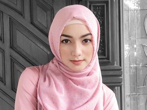 Benda Wajib yang Dibawa Citra Kirana Saat Umrah