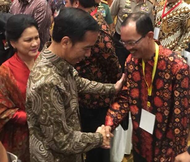 Dipuji Jokowi, Wali Kota Palembang Semangat Giatkan Gotong-Royong Dipuji Jokowi, Wali Kota Palembang Semangat Giatkan Gotong-Royong