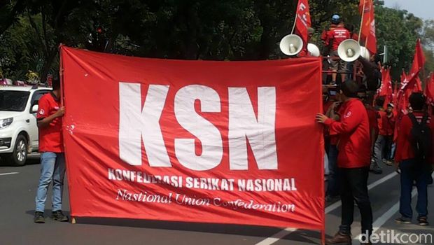 Buruh Gelar Aksi di Depan Balaikota, Lalin ke Patung Kuda Macet