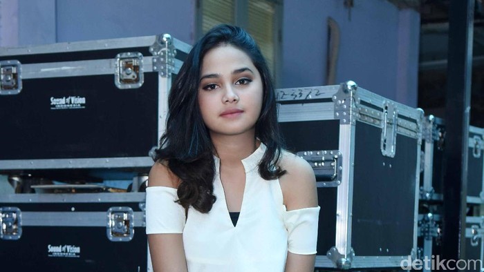 Syifa Hadju