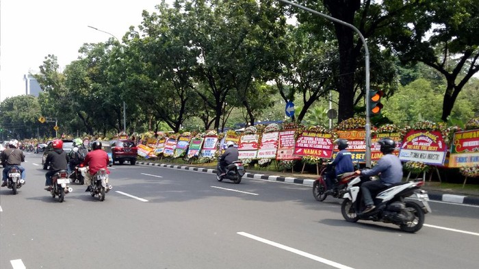 Pemprov: Ada 2.700 Karangan Bunga untuk Ahok-Djarot di Balai Kota