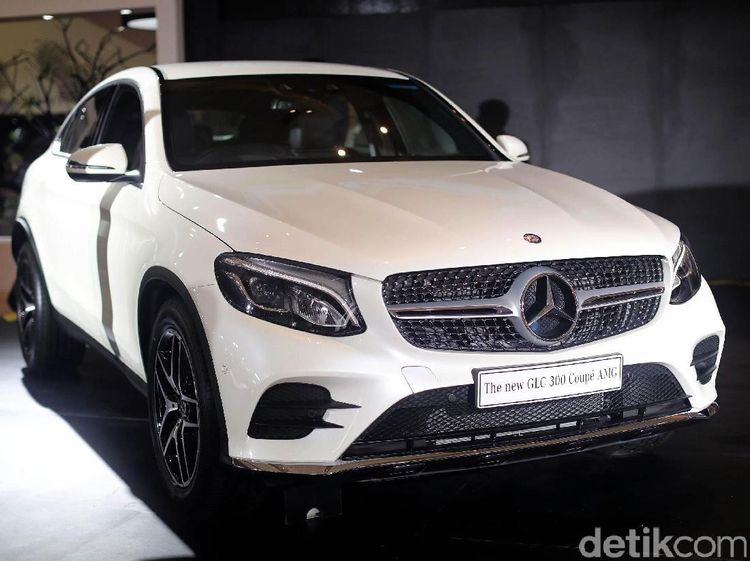 Kombinasi Coupe dan SUV di Mercy GLC Coupe AMG