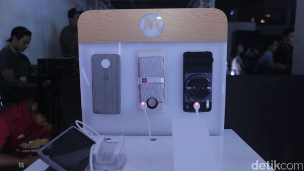 Motorola Pamerkan Produk Tebaru di Konser Marshmello