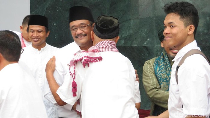 Djarot Ingin Taman di Masjid Raya Jakarta Seperti RPTRA