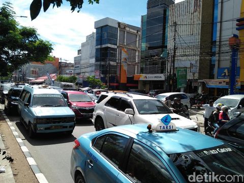 Ada Long March Massa GNPF MUI, Arus Lalin di Pasar Baru Macet