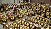 Meskipun menuai kecaman dari masyarakat karena dianggap akan melemahkan KPK, namun DPR tetap memutuskan untuk melanjutkan pembahasan hak angket.