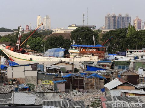  Bangunan Semi Permanen Menjamur di Bekas Gusuran Kampung Akuarium