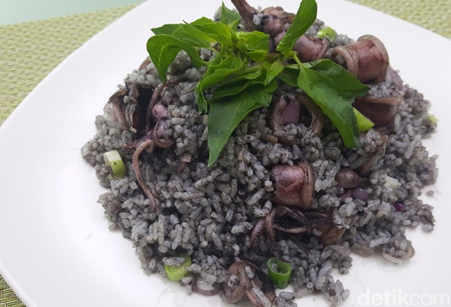 Sedapnya Nasi Cumi Hitam dengan Rasa Gurih Pedas di 4 Tempat Ini