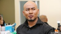 Deddy Corbuzier diserang setelah posting harga otak ATT. Foto: Deddy Corbuzier (Hanif/detikHOT)