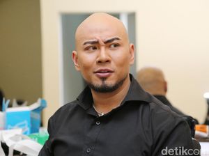 Disomasi Gegara Podcast Orang Gila Bebas COVID, Deddy Corbuzier Minta Maaf