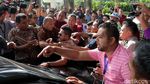 Ditahan KPK, Fahd A Rafiq Tebar Senyum Manis