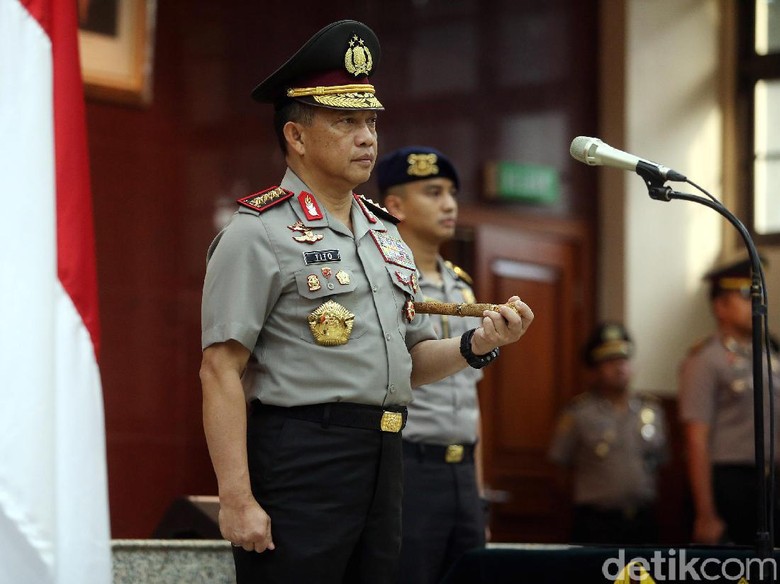 Kapolri Minta Anggota yang Maju Pilkada Mundur dari Kepolisian Kapolri Minta Anggota yang Maju Pilkada Mundur dari Kepolisian