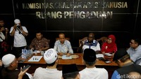 Menanggapi hal tersebut, Komisioner Komnas HAM Natalius Pigai mengaku akan berkoordinasi dengan komisioner lainnya untuk membentuk tim pencari fakta.