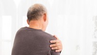 Nyeri di pundak bisa dirasakan ketika Anda  membawa beban emosional yang berat. Untuk mengatasinya, fokus untuk memecahkan masalah secara proaktif dan mintalah tolong pada orang lain agar beban Anda terbagi. (Foto: ilustrasi/thinkstock)
