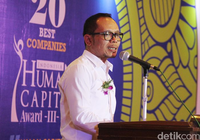 Menaker Hanif Dhakiri (Foto: Agung Pambudhy) Menaker Hanif Dhakiri (Foto: Agung Pambudhy)