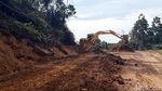 Jalan Perbatasan Belah Hutan Kalbar