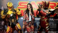 Luna Maya saat menghadiri gala premiere film Satria Heroes yang diproduseri oleh Reino Barack di Plaza Indonesia, Jakarta Pusat pada Kamis (27/4/2017). Pool/Ismail/detikFoto.