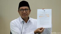 Menteri Agama Lukman Hakim Saifuddin menggelar jumpa pers di Gedung Kementerian Agama RI, Jalan MH Thamrin Nomor 6, Kebon Sirih, Menteng, Jakarta Pusat, Jumat (28/4/2017).