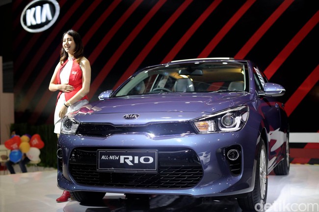 April 2017, Ada IIMS Banyak Mobil Baru Bertaburan di Tanah Air
