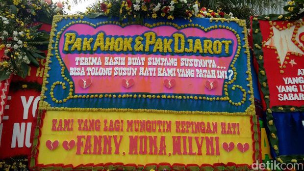 Banjir Karangan Bunga di Balai Kota, Ahok: Ini Kayak Festival Bunga