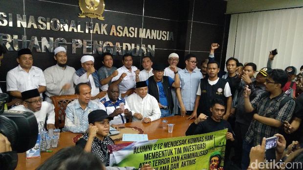 Amien Rais dan alumni Aksi Bela Islam di kantor Komna HAM.