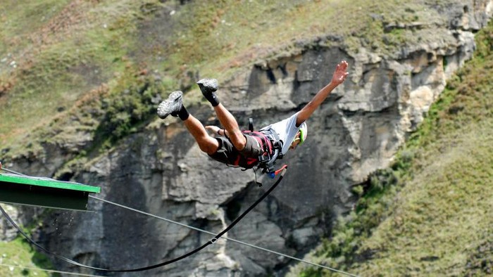 Terjun dari Ketinggian 182 Meter di Selandia Baru, Mau coba?