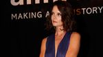 Sexy Lady, Katie Holmes Menawan di Sao Paulo
