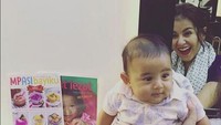 Ini dia Bambang, anak bungsu Meisya dan Bebi Romeo. Foto: Meisya Siregar dan anak laki-lakinya (Instagram meisya__siregar)