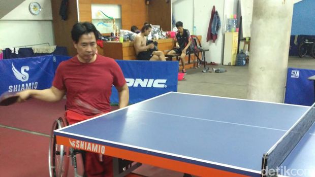 Keterbatasan Tak Halangi Adyos untuk Berprestasi