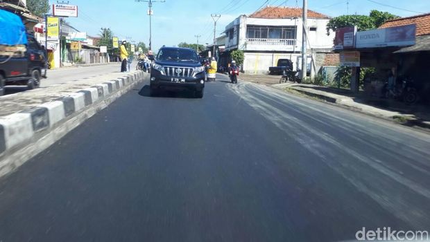 Rombongan Menteri PUPR di Jalur Pantura