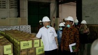 Gudang penyimpanan daging beku yang dikunjungi Mendag adalah gudang milik PT Dua Putra Perkasa di Bekasi. Di gudang ini, Mendag meninjau langsung proses penyimpanan dan stok yang tersimpan.  Dok, Kementerian Perdagangan.