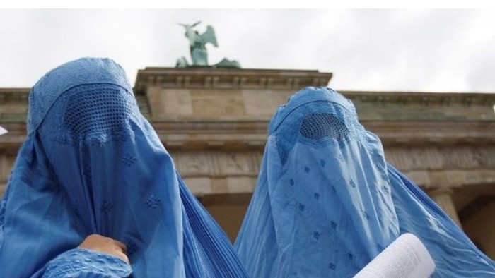 Larangan Terbatas Burka di Jerman Disetujui Majelis Rendah