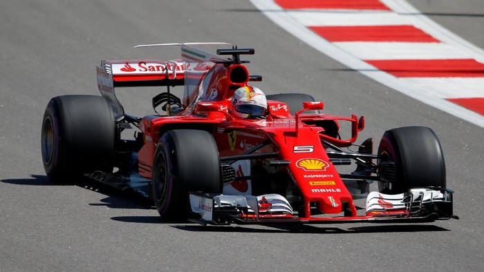 Pole Milik Vettel, Ferrari Start 1-2