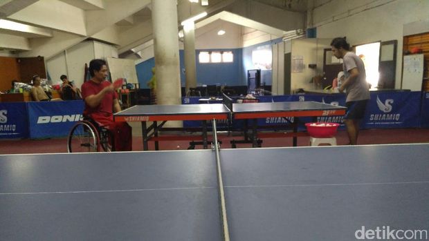 Keterbatasan Tak Halangi Adyos untuk Berprestasi