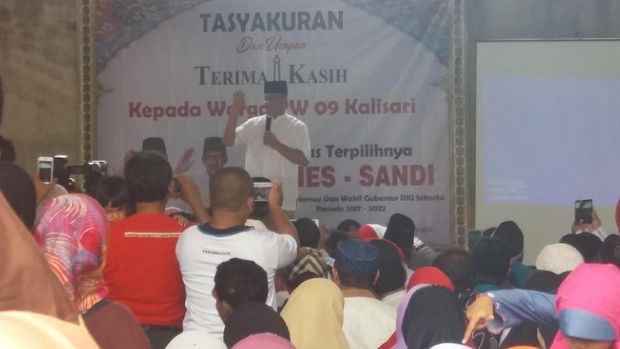 Hadiri Syukuran Relawan di Pasar Rebo, Anies Sampaikan Terima Kasih